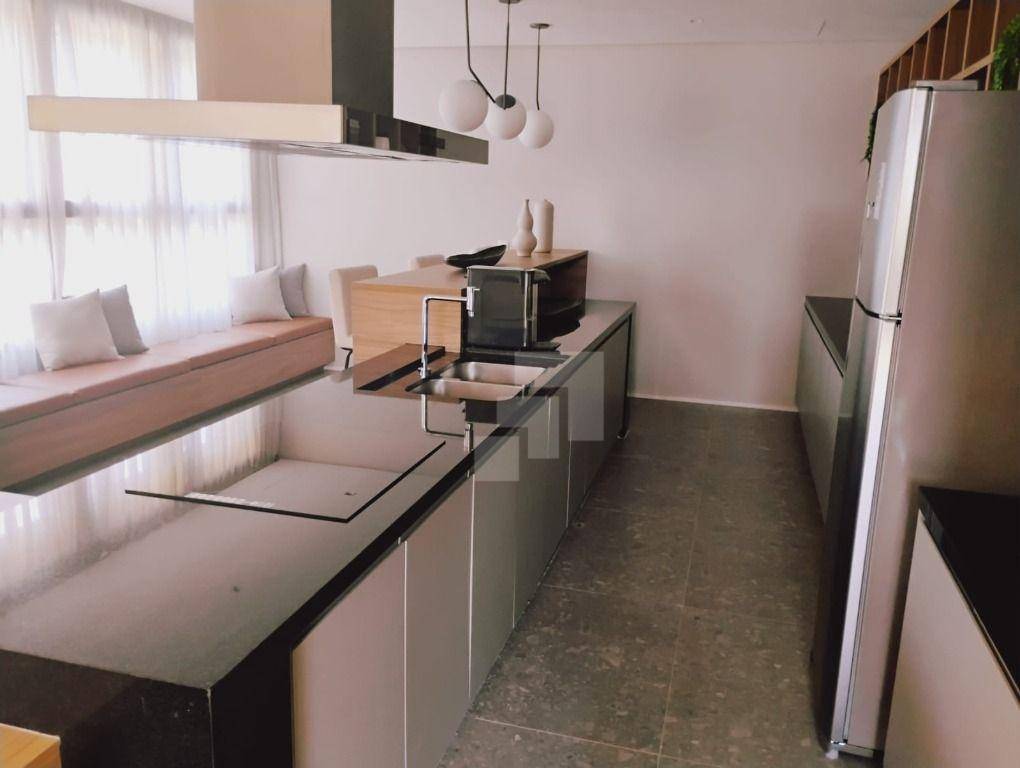 Apartamento para alugar com 2 quartos, 68m² - Foto 25
