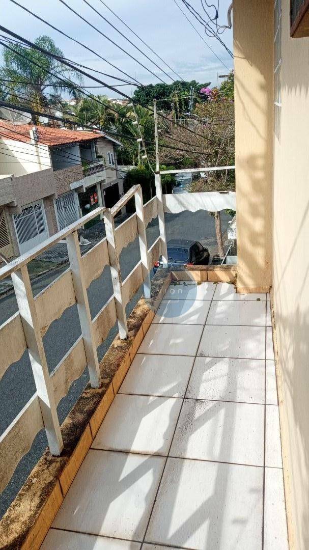 Sobrado à venda com 4 quartos, 266m² - Foto 1