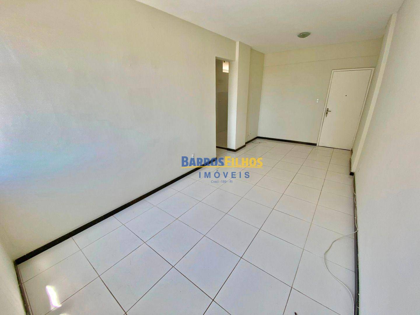 Apartamento para alugar com 3 quartos, 80m² - Foto 2