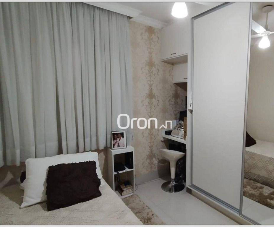 Apartamento à venda com 2 quartos, 69m² - Foto 4