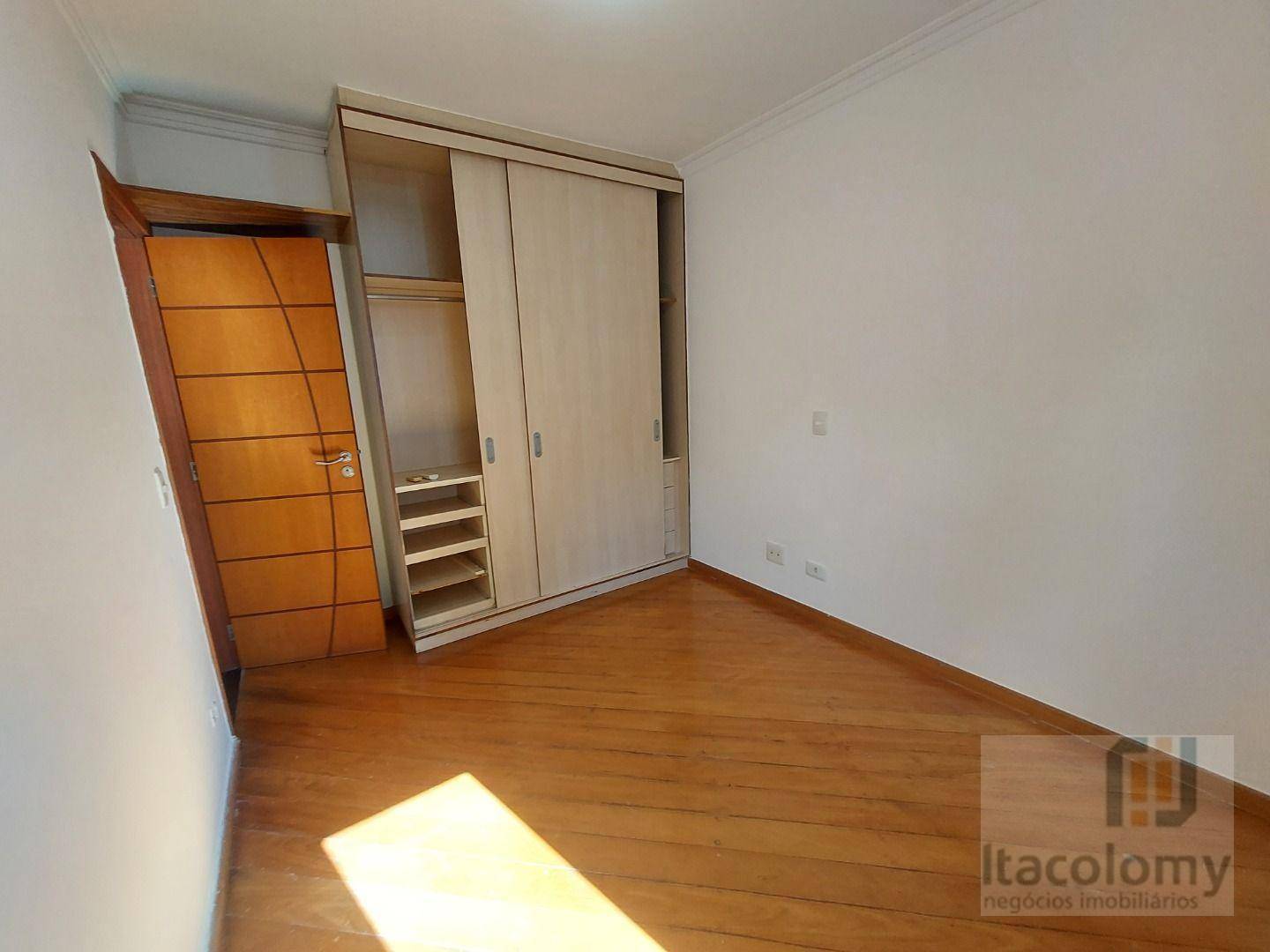 Casa de Condomínio para alugar com 3 quartos, 180m² - Foto 48
