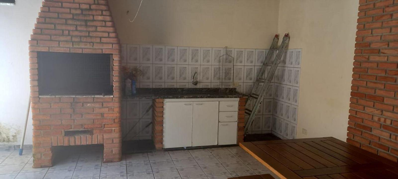 Casa à venda com 3 quartos, 260m² - Foto 2