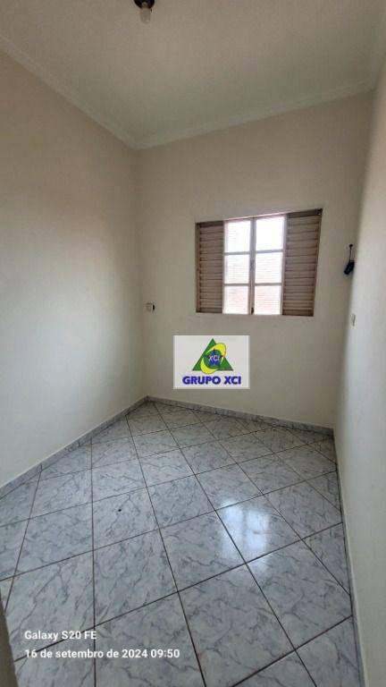 Casa à venda com 4 quartos, 120m² - Foto 14