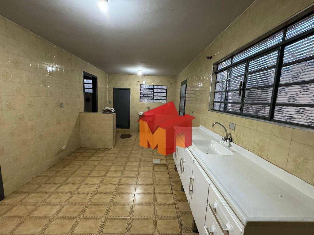 Casa à venda com 3 quartos, 175m² - Foto 8