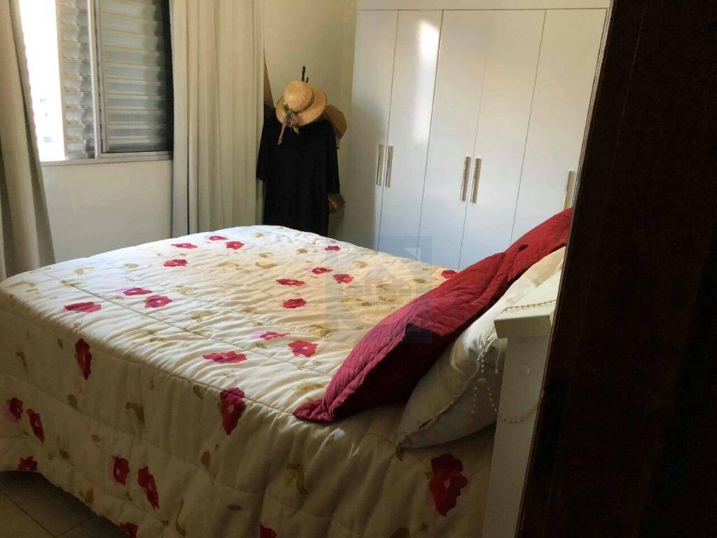 Apartamento à venda com 4 quartos, 150m² - Foto 13