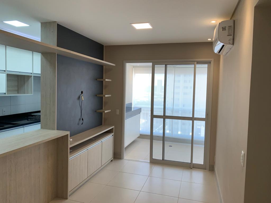 Apartamento à venda com 2 quartos, 70m² - Foto 1