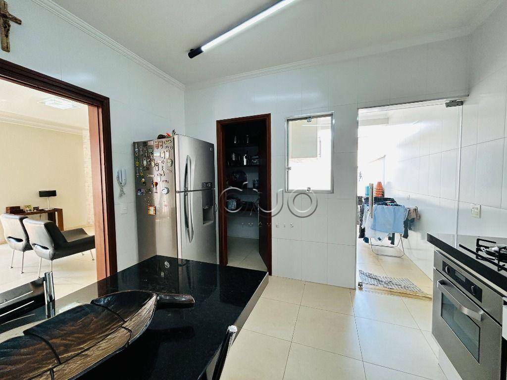 Casa à venda com 4 quartos, 169m² - Foto 15