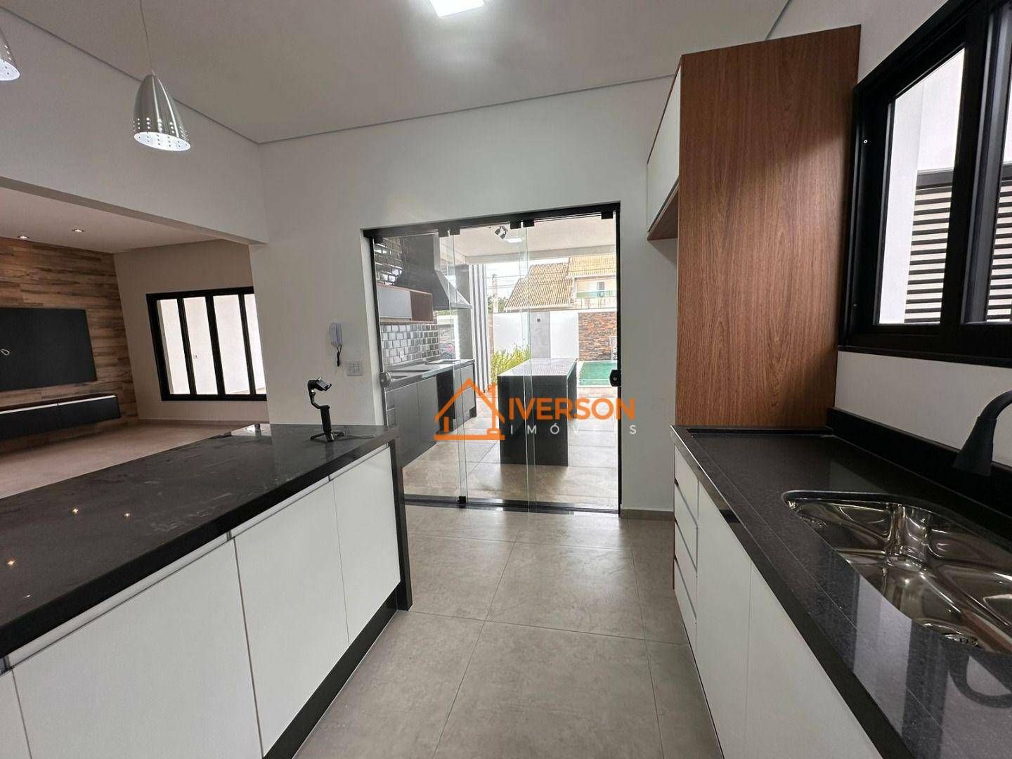 Casa à venda com 3 quartos, 174m² - Foto 8