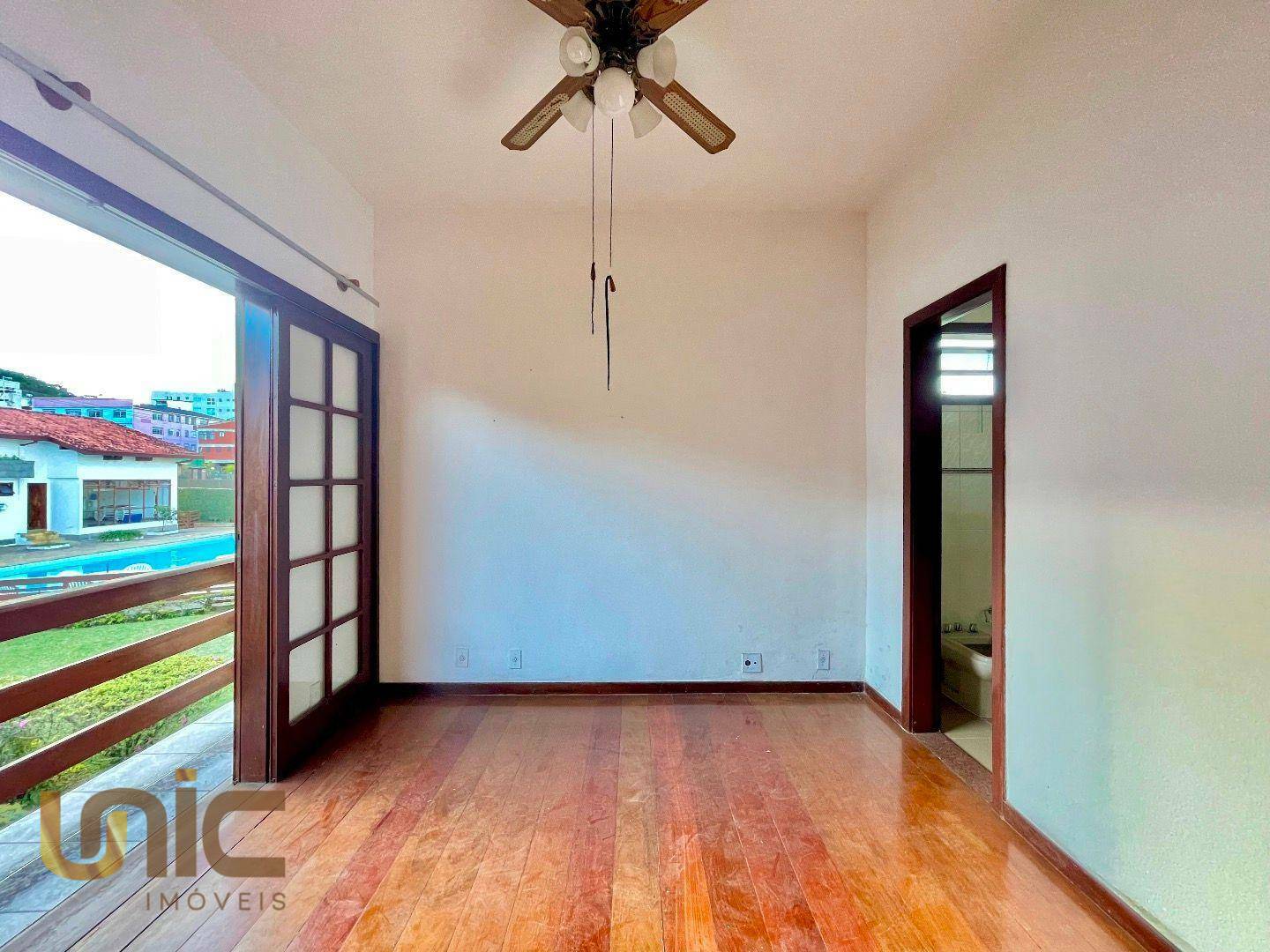 Casa de Condomínio à venda com 5 quartos, 212m² - Foto 24