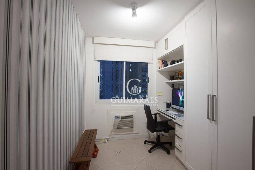 Apartamento à venda com 3 quartos, 123m² - Foto 30