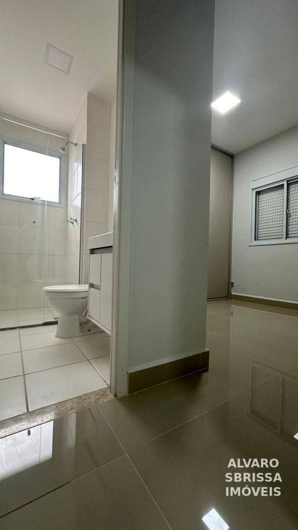 Apartamento à venda com 3 quartos, 65m² - Foto 2