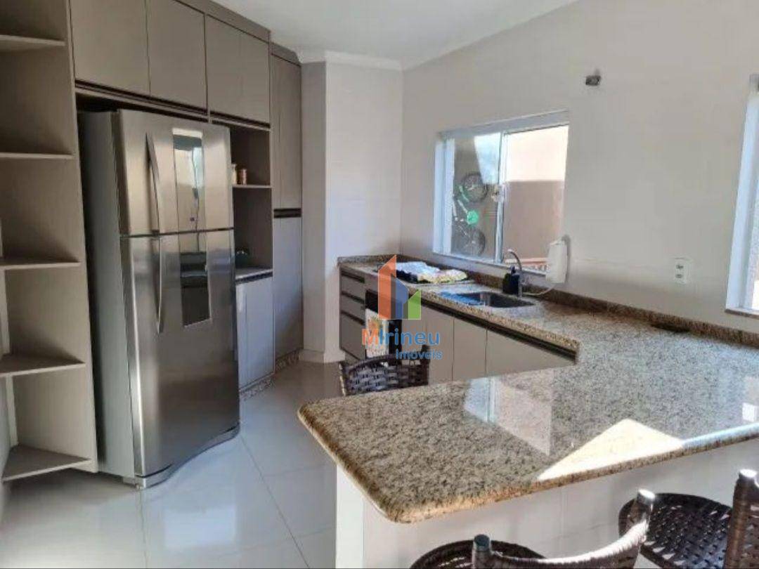 Sobrado à venda com 3 quartos, 175m² - Foto 4