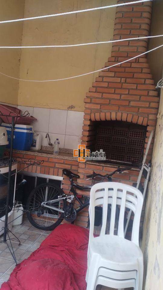 Casa à venda com 3 quartos, 90m² - Foto 13