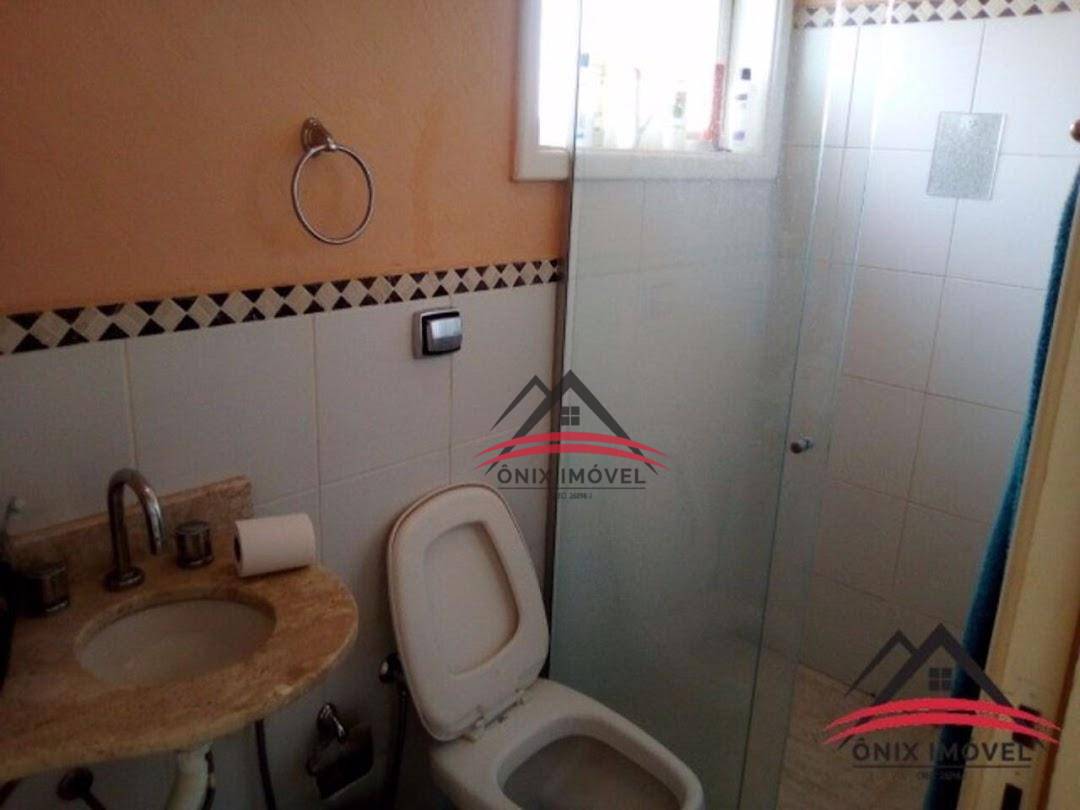 Casa de Condomínio à venda com 4 quartos, 251m² - Foto 2