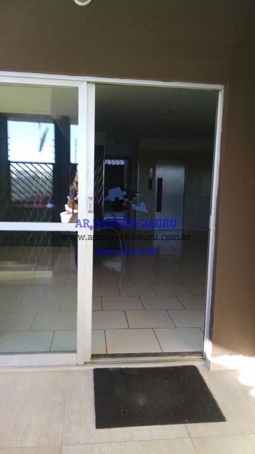 Apartamento à venda com 2 quartos, 66m² - Foto 2