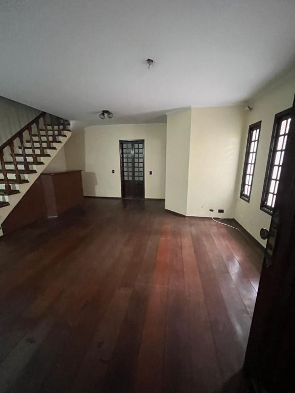 Sobrado à venda com 3 quartos, 232m² - Foto 11