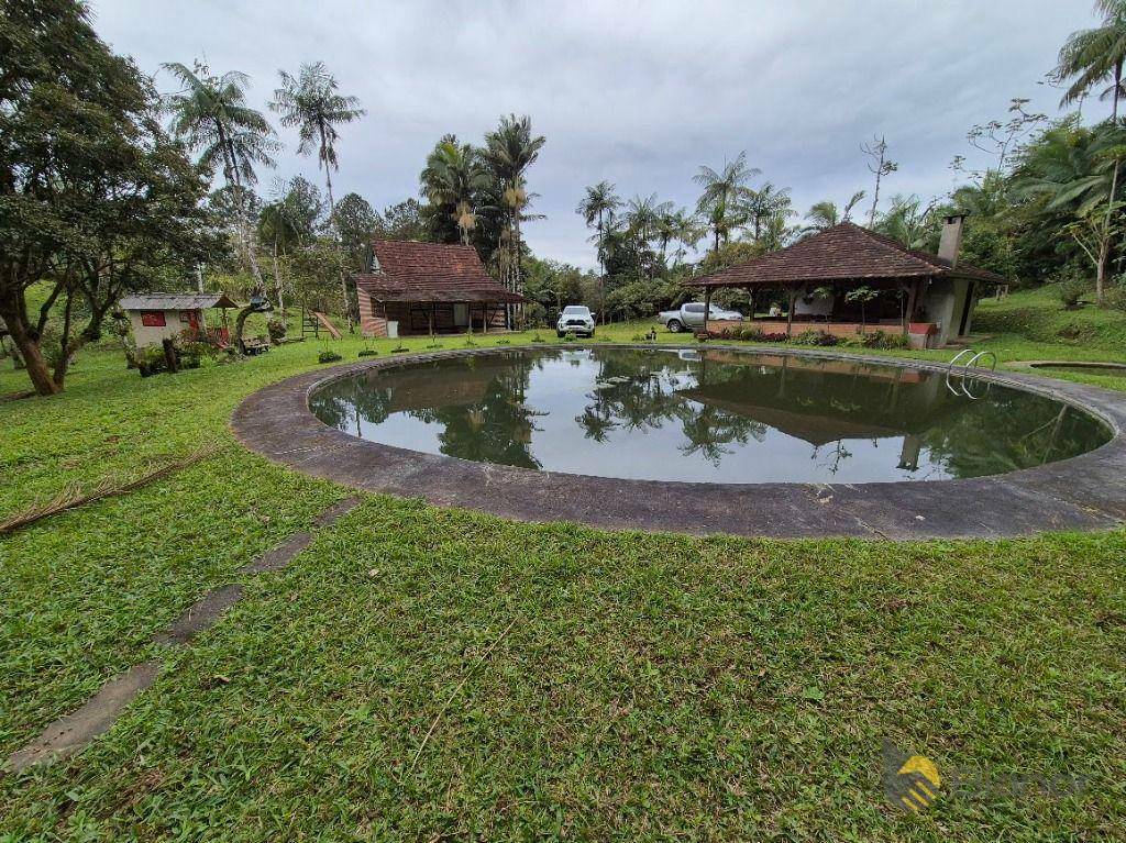 Sítio à venda com 3 quartos, 200m² - Foto 1