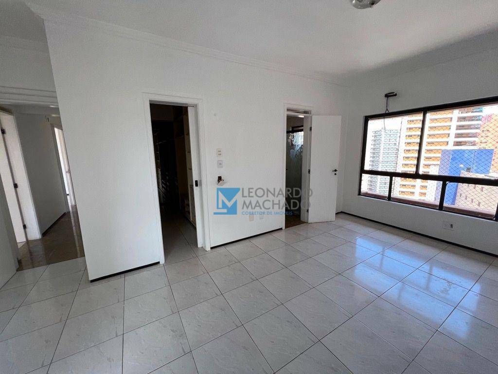 Apartamento à venda com 4 quartos, 230m² - Foto 8