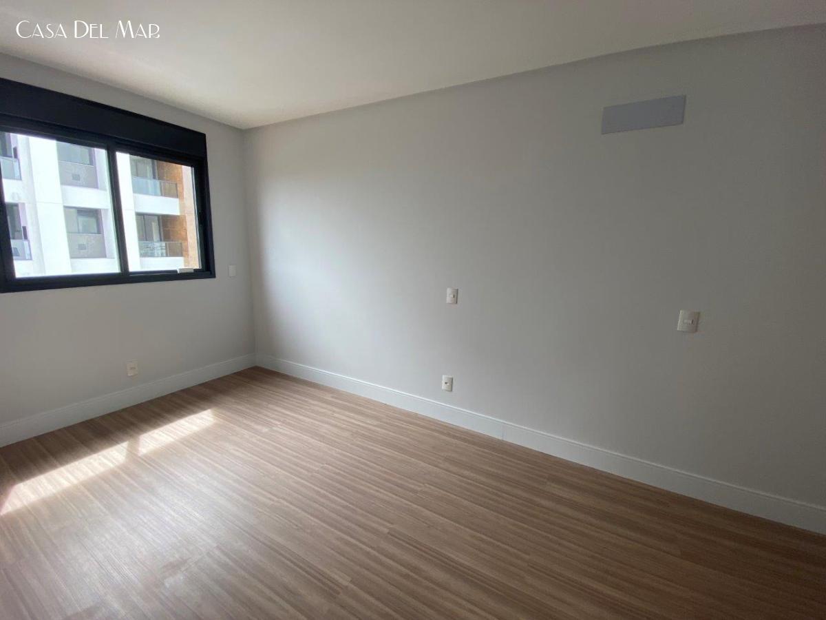 Apartamento à venda com 3 quartos, 123m² - Foto 28