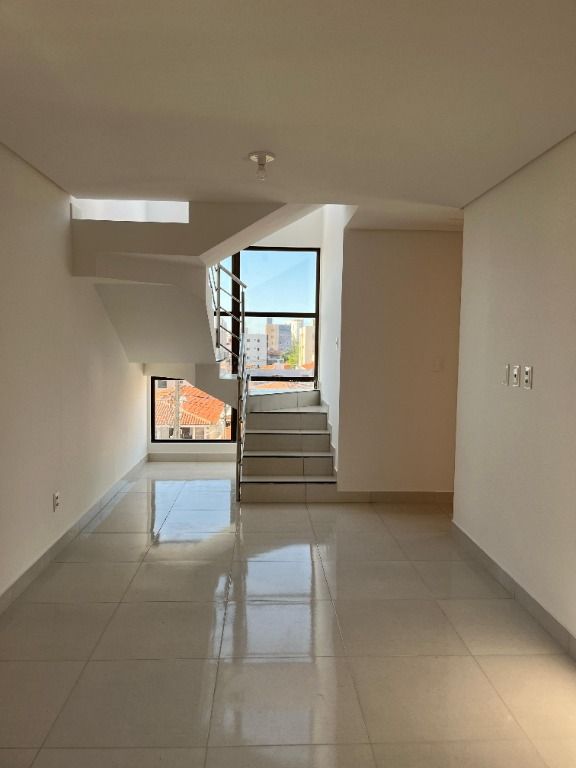 Cobertura à venda com 2 quartos, 90m² - Foto 3