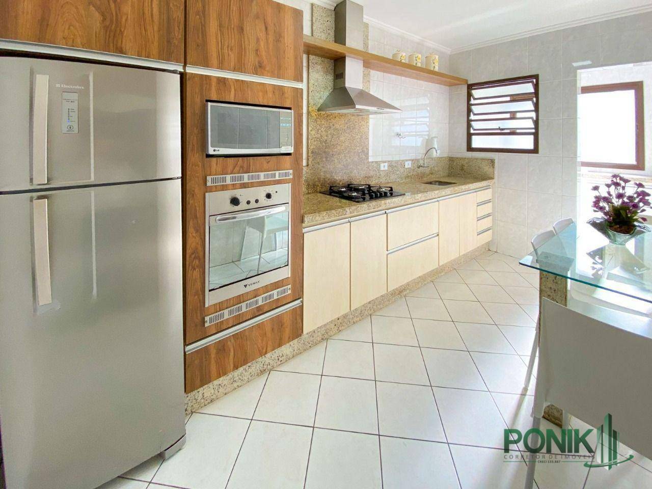 Apartamento à venda com 2 quartos, 75m² - Foto 3