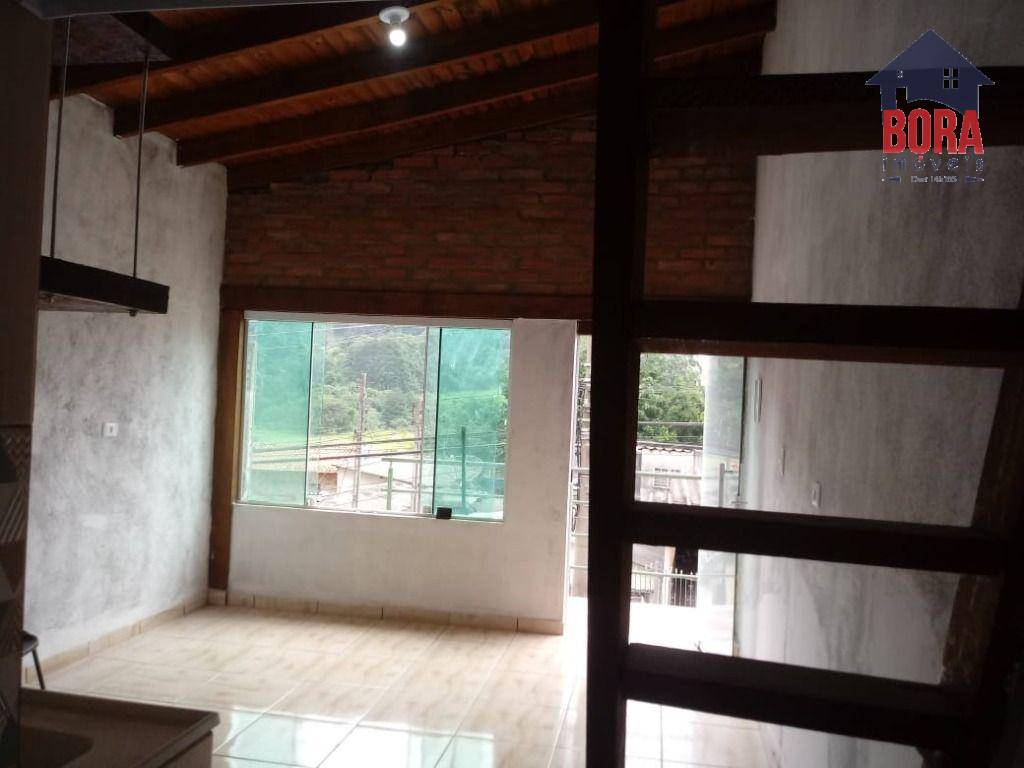 Casa à venda com 8 quartos, 200m² - Foto 38