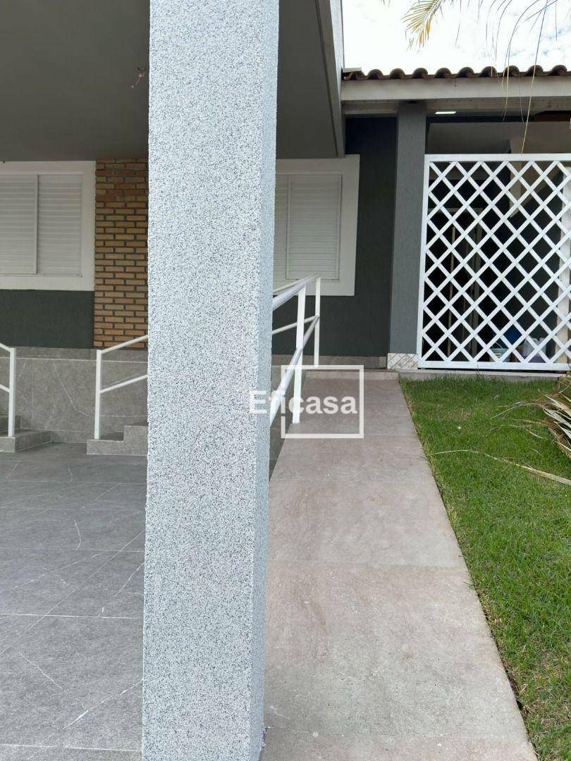 Casa de Condomínio à venda com 3 quartos, 140m² - Foto 2