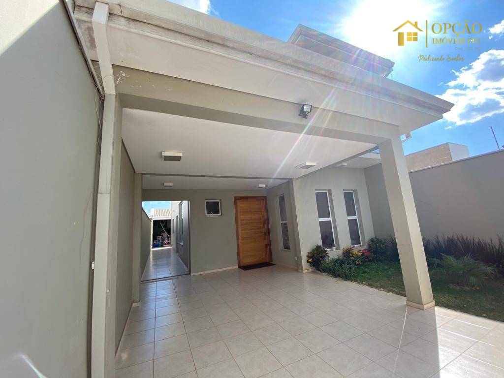 Casa à venda com 3 quartos, 260m² - Foto 1