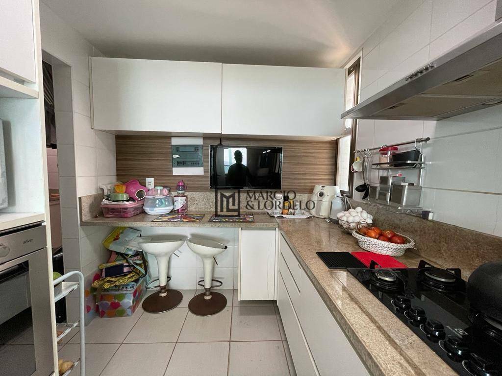 Apartamento à venda com 3 quartos, 180m² - Foto 13