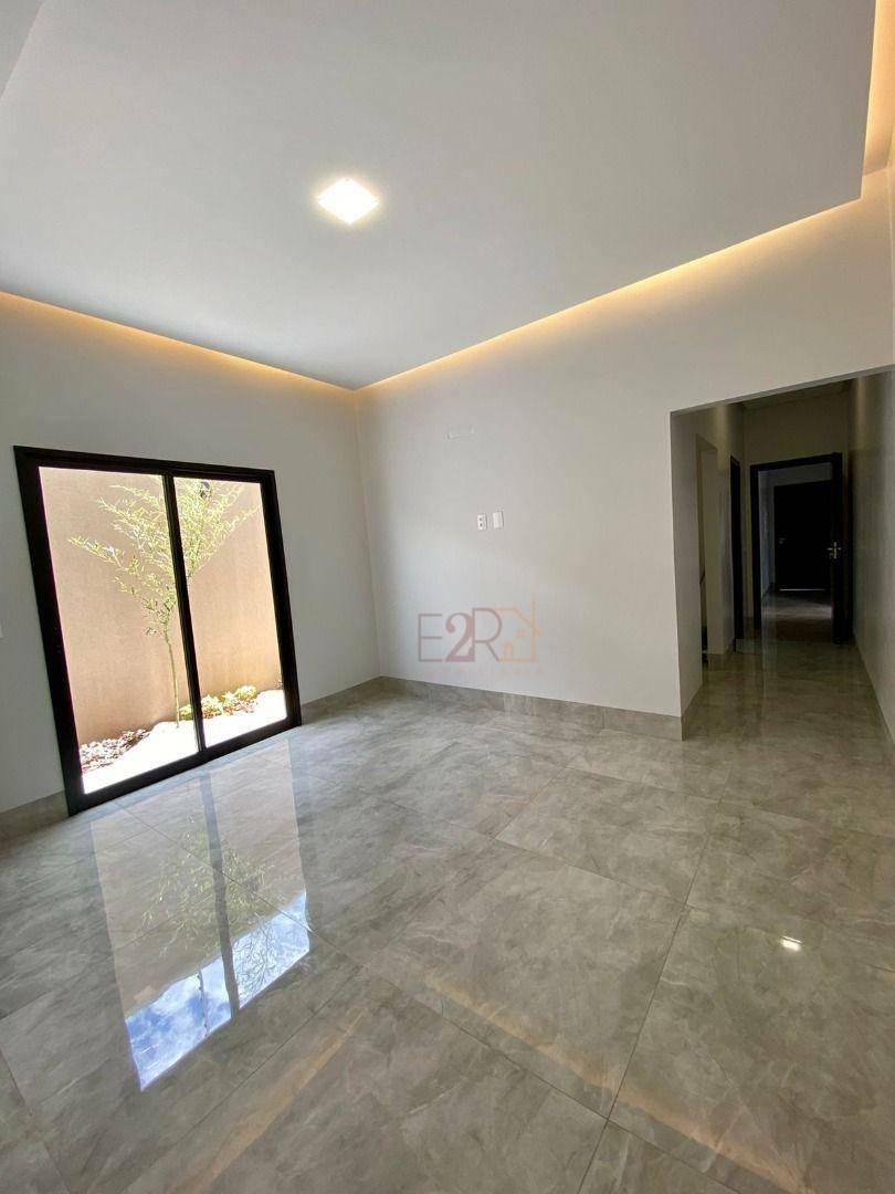 Casa à venda com 3 quartos, 203m² - Foto 2