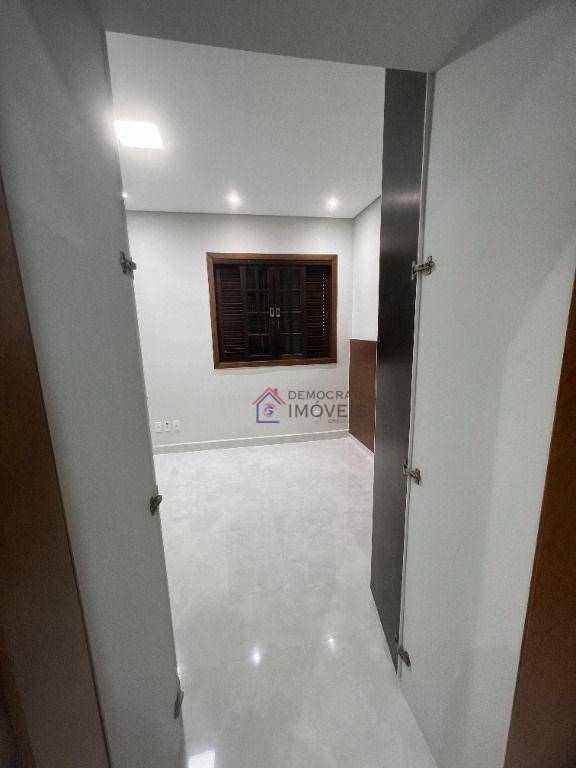 Sobrado à venda com 3 quartos, 210m² - Foto 30