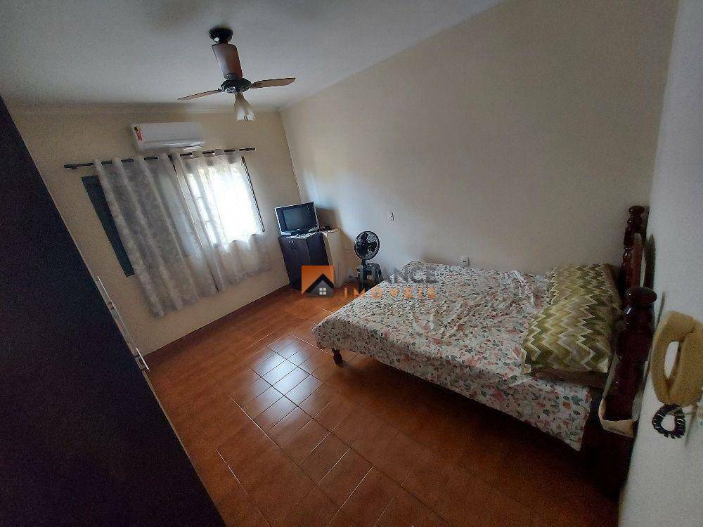 Casa à venda com 3 quartos, 108m² - Foto 7