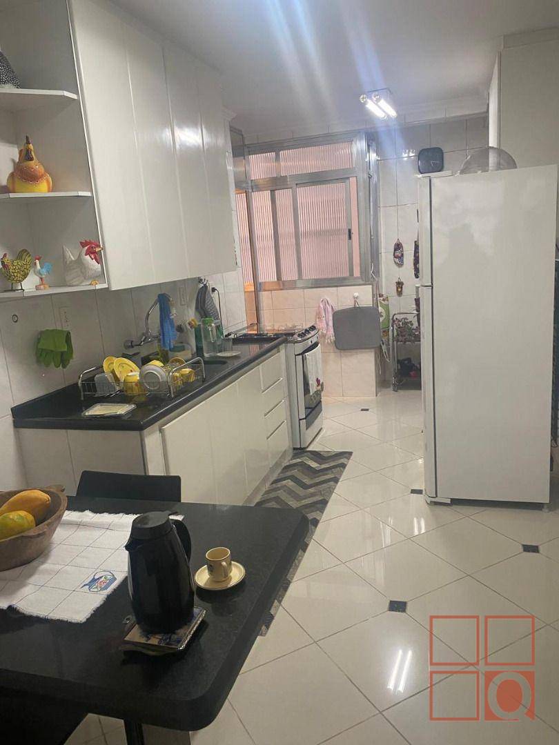 Apartamento à venda com 3 quartos, 133m² - Foto 22