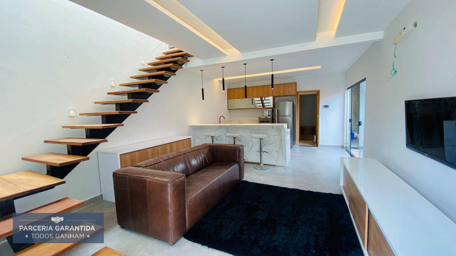 Casa à venda com 3 quartos, 230m² - Foto 4