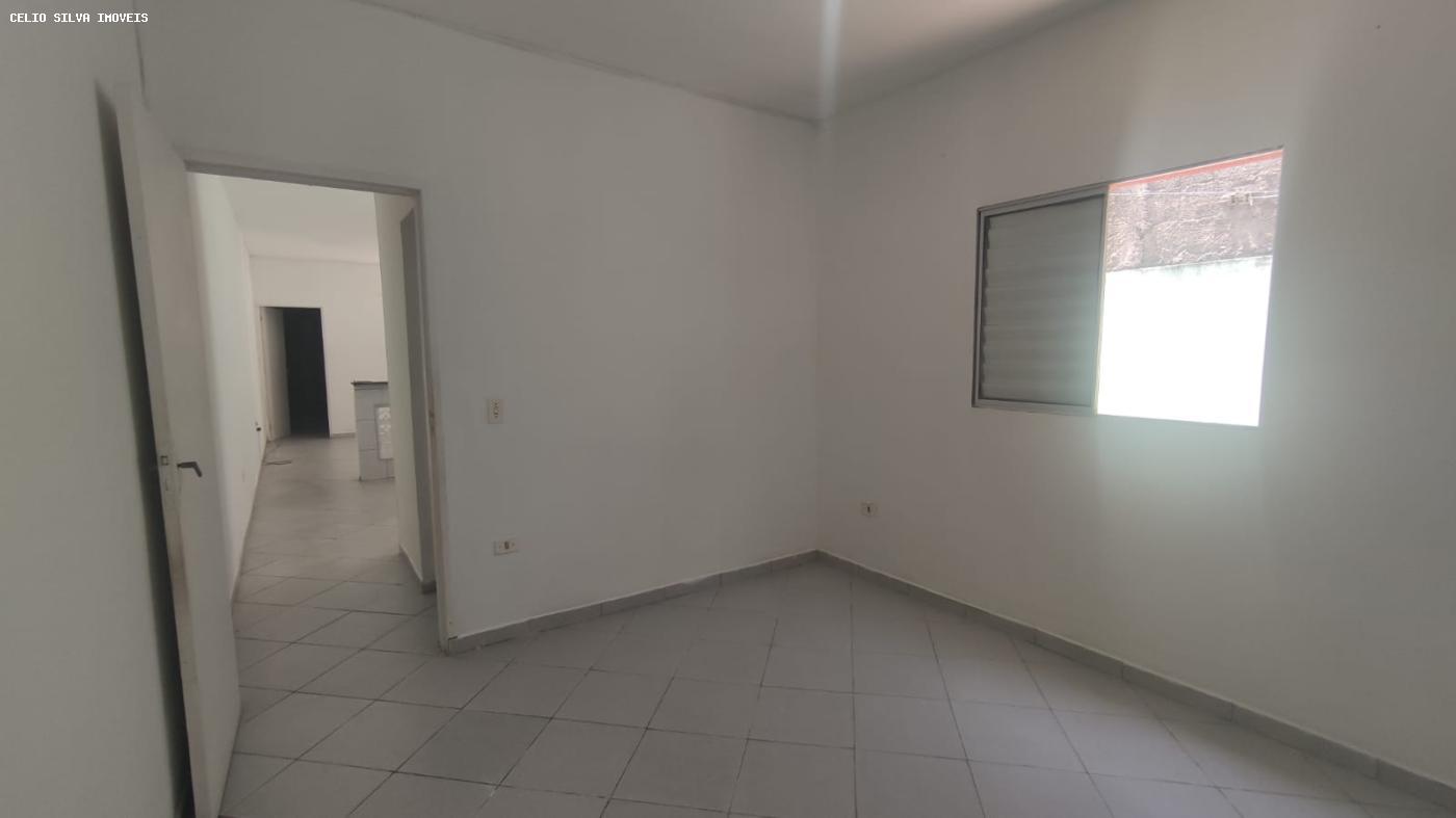 Casa à venda com 2 quartos, 70m² - Foto 6