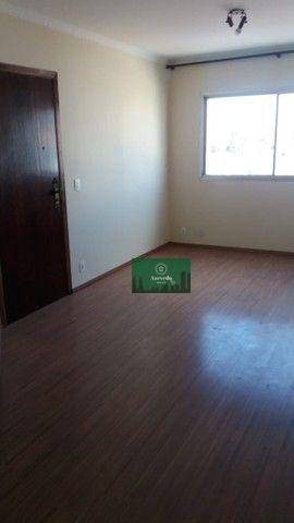 Apartamento à venda com 3 quartos, 96m² - Foto 2