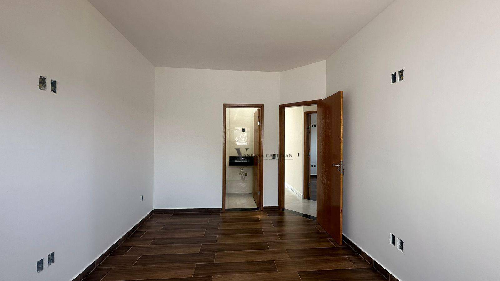 Casa à venda com 3 quartos, 90m² - Foto 4