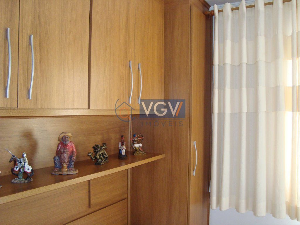 Apartamento à venda com 3 quartos, 70m² - Foto 2