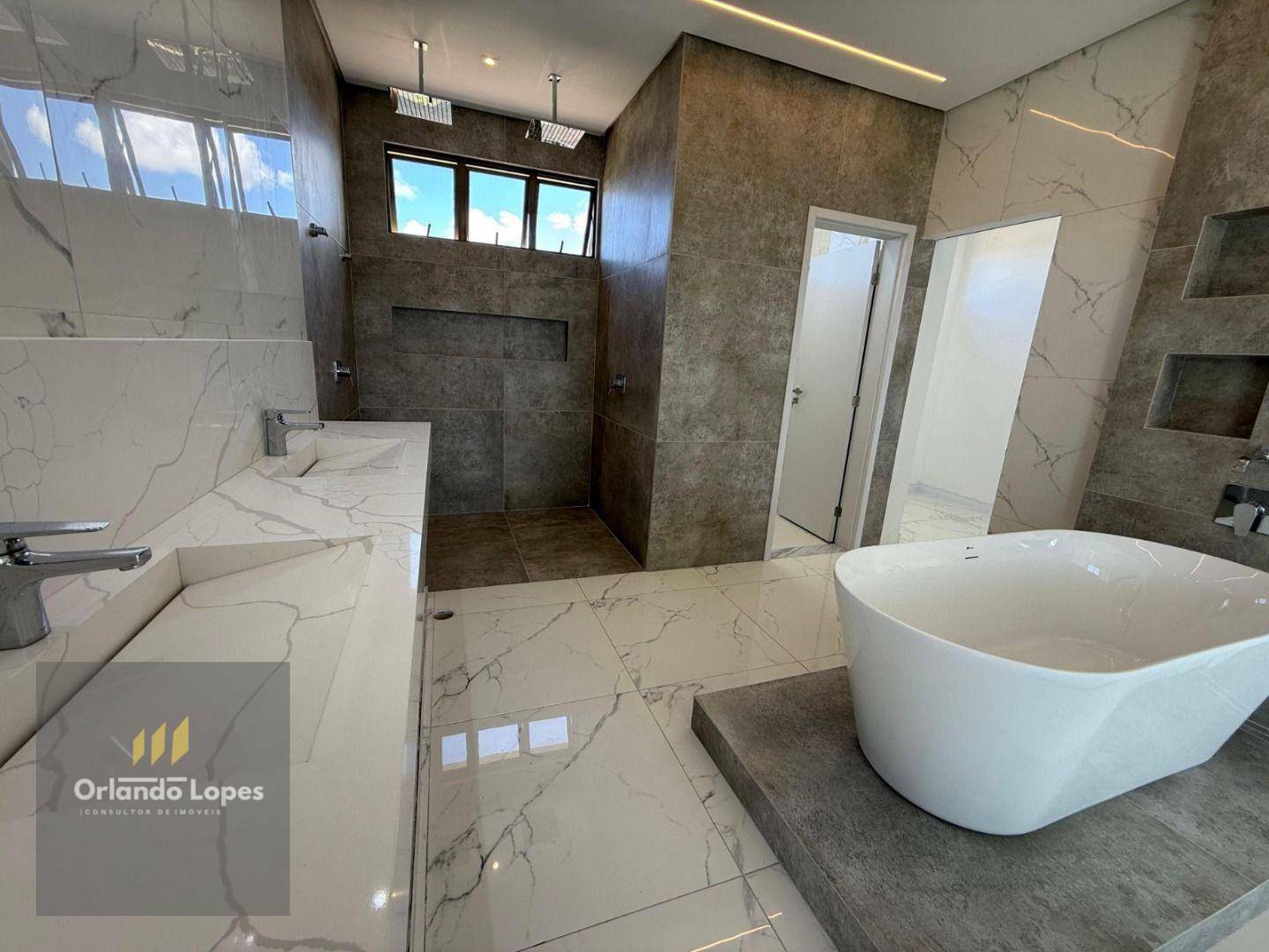 Casa de Condomínio à venda com 5 quartos, 315m² - Foto 3