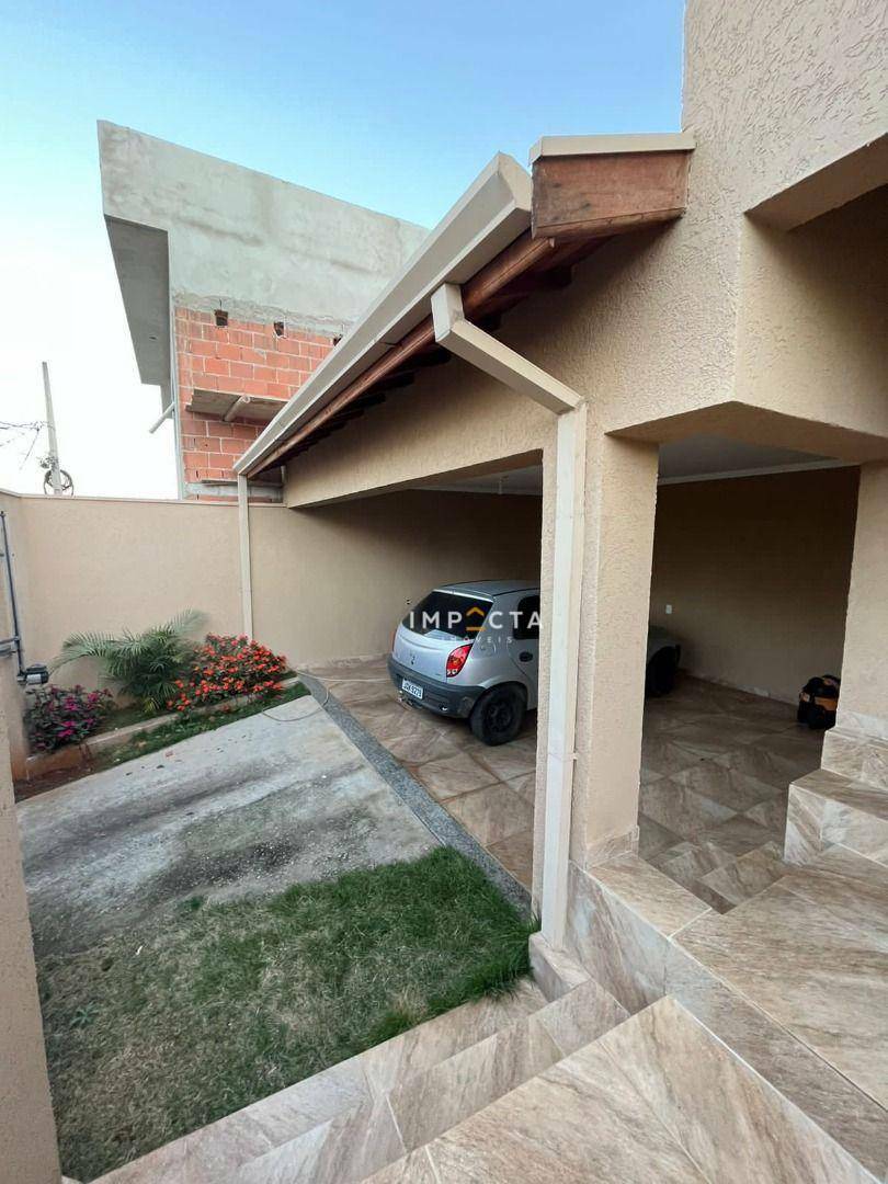 Casa à venda com 3 quartos, 170m² - Foto 2