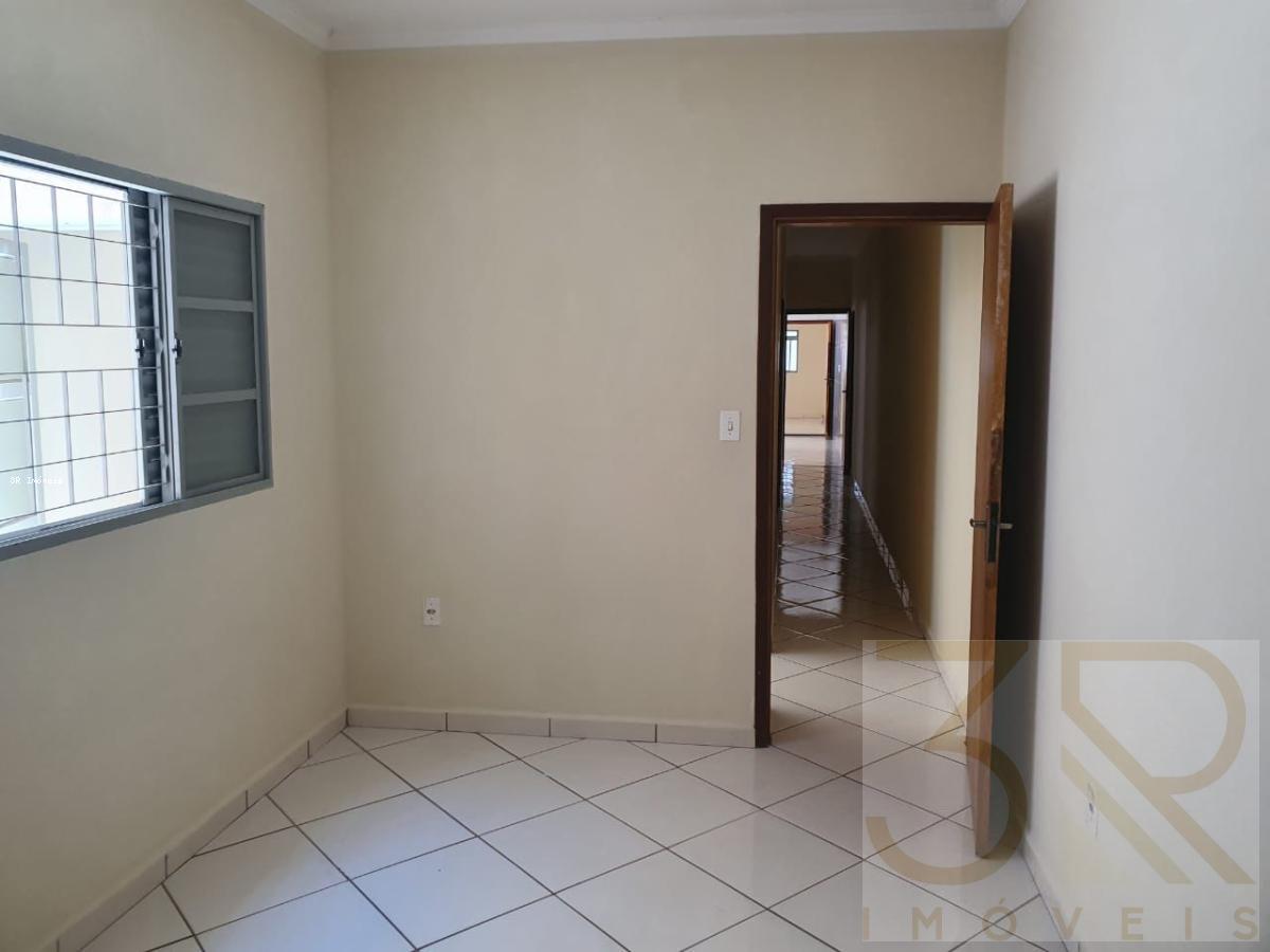 Casa à venda com 3 quartos, 149m² - Foto 2