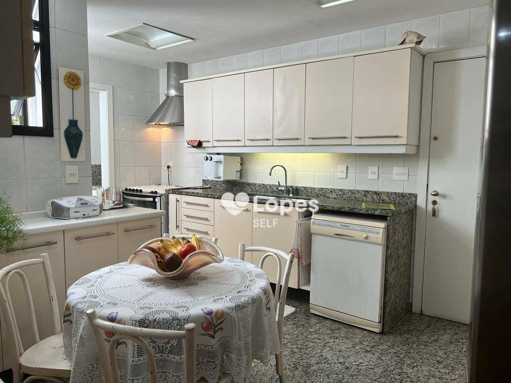 Apartamento à venda com 4 quartos, 188m² - Foto 11