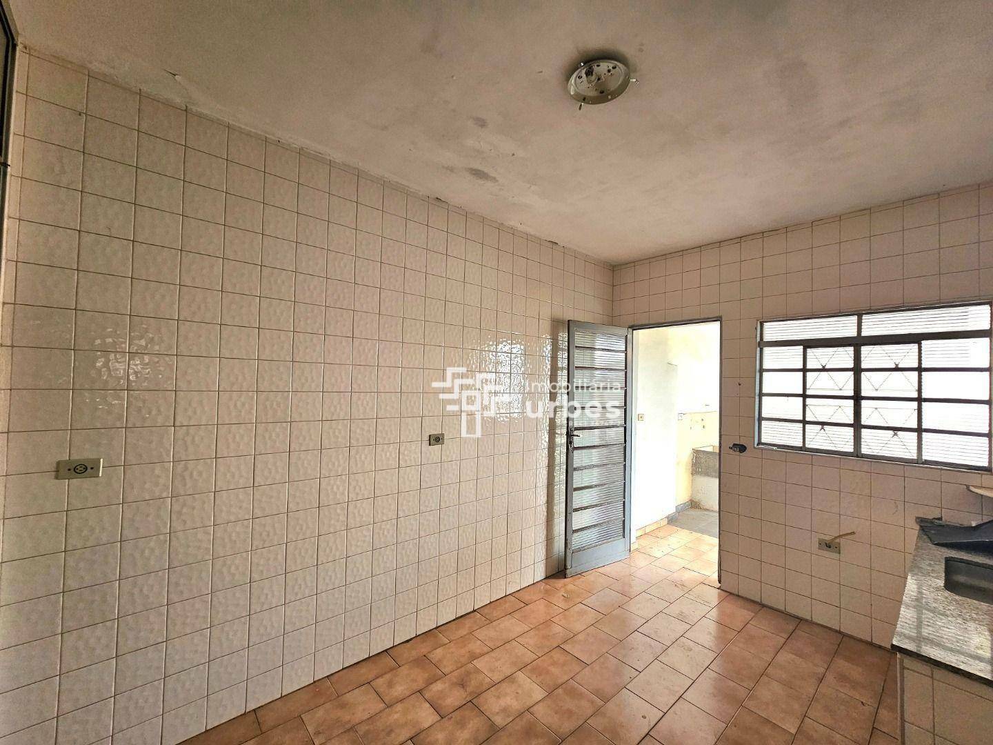 Casa à venda com 3 quartos, 122m² - Foto 18