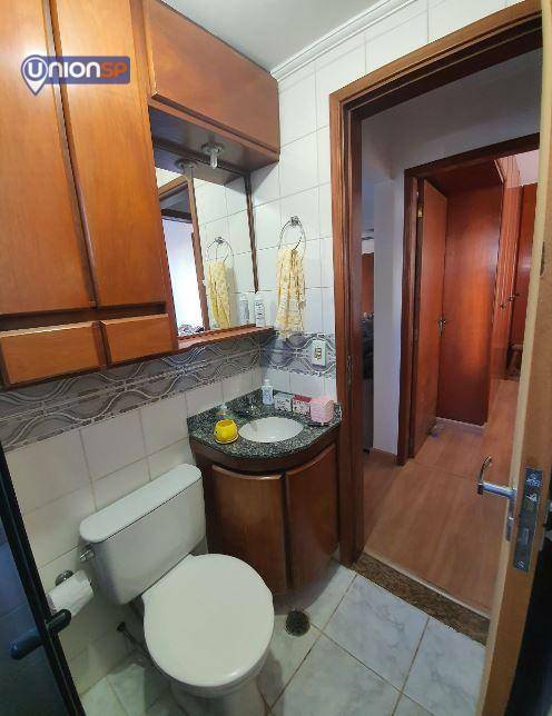 Apartamento à venda com 2 quartos, 60m² - Foto 10