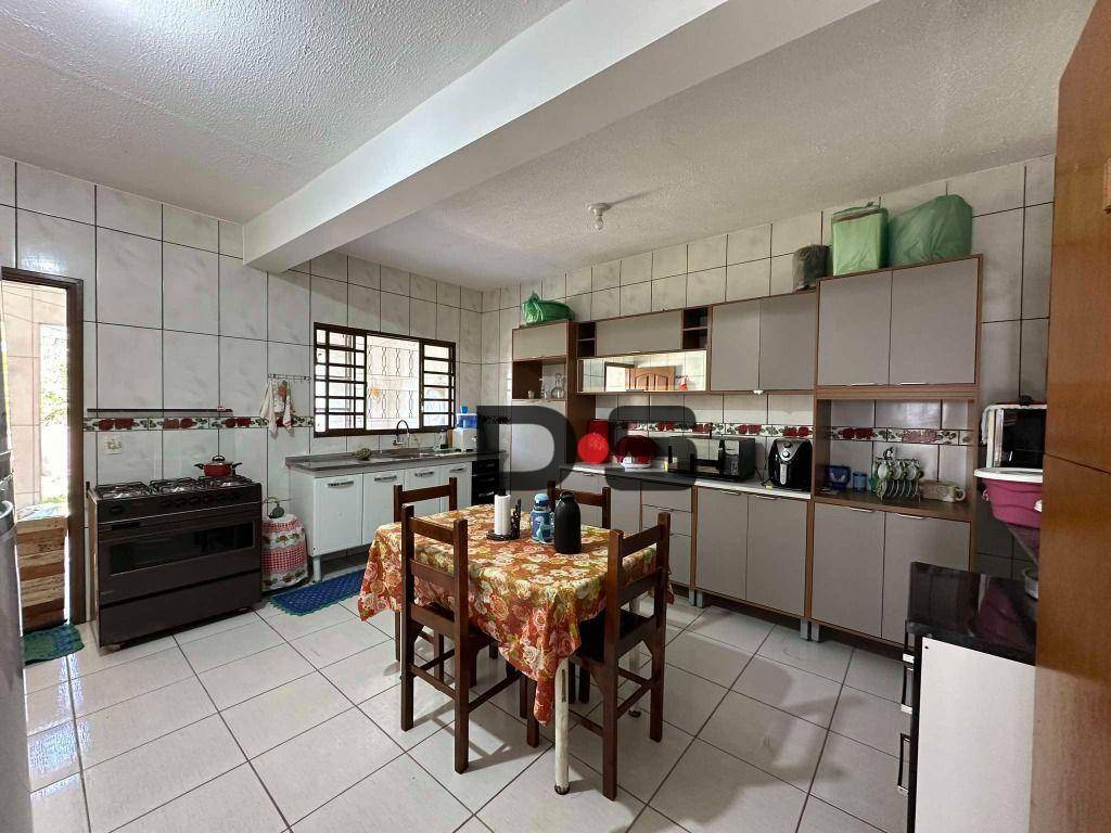 Casa à venda com 3 quartos, 100m² - Foto 3