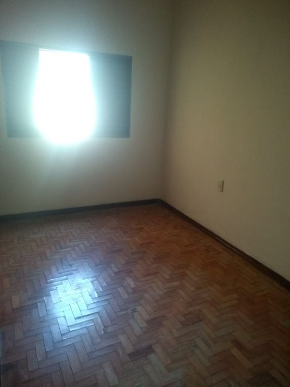 Casa à venda com 3 quartos, 240m² - Foto 16