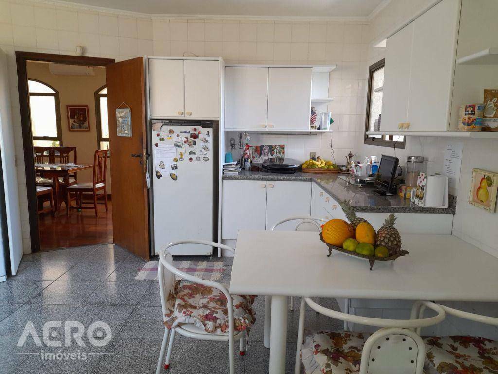 Casa à venda com 4 quartos, 250m² - Foto 17