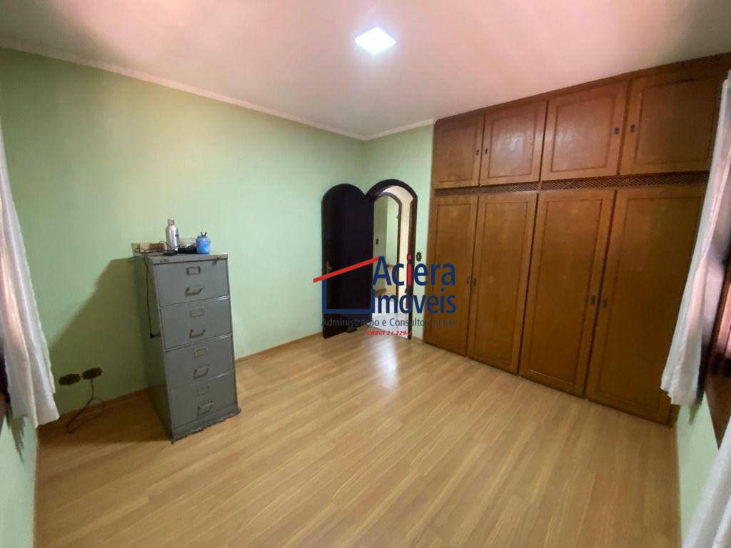 Casa de Condomínio para alugar com 5 quartos, 400m² - Foto 17