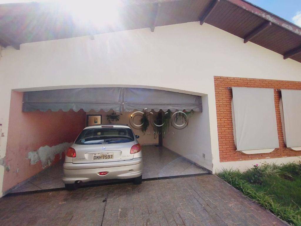 Casa à venda e aluguel com 3 quartos, 252m² - Foto 4