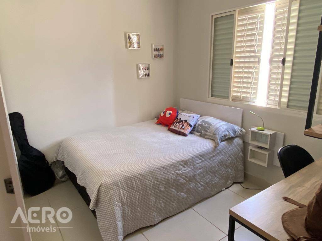 Casa à venda com 3 quartos, 99m² - Foto 6